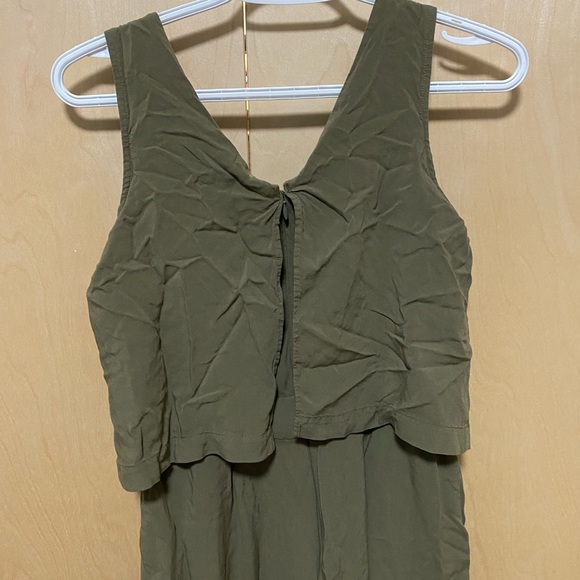 Beautiful point sur olive jumpsuit romper - Picture 2 of 3